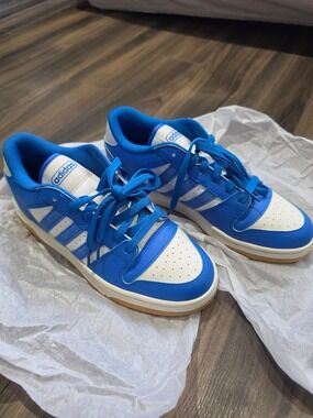 Adidas Sneakers Blue White Gum Sole Youth 7 Women 8.5